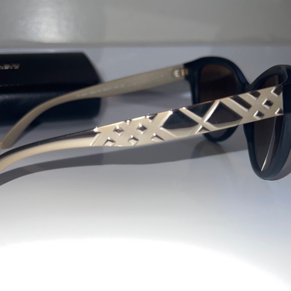 Burberry Sunglasses - Picture 3 of 11